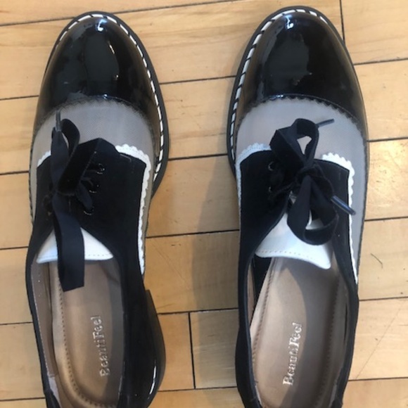 Women Size 41 Beautifeel Black, Ivory and Mesh Lace Up Oxford Never Worn - Picture 2 of 4
